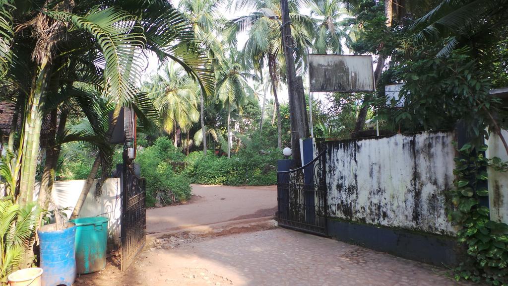 Alina Guest House Calangute Exteriör bild